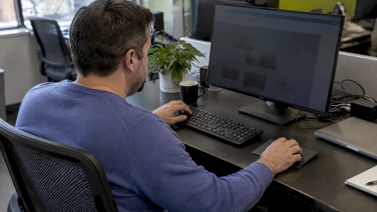 User Testing Website Accessibility | Idea Stream Marketing Specialist testing a marketing website for accessibility